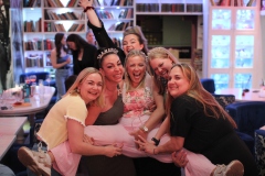 7-beste-JGA-location-mit-variete-show-in-wilde-matilde-berlin-2026