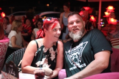 Dinner-Date-in-der-Wilde-Matilde-Deutsches-Restaurant-und-Variete-Show-Nikolaiviertel-Berlin