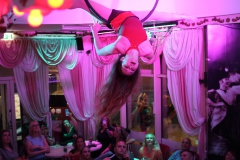 angesagte-Eventlocation-in-Berlin-feiern-Wilde-Matilde-Variete-Erlebnis-Deutsches-Restaurant-Cafe-und-Karussell-Bar-fuer-Gruppen-im-Nikolaiviertel-ist-die-beste-Idee-fuer-dein-Event