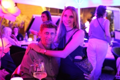 ein-muss-fuer-deine-Datenight-in-Berlin-Wilde-Matilde-Karussell-Bar-Cafe-Deutsches-Restaurant-und-Variete-Show-das-Erlebnis-fuer-Gruppen-im-historischen-Nikolaiviertel