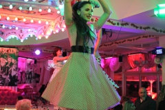 Wilde-Matilde-Deutsches-Restaurant-Variete-show-in-berlin-Nikolaiviertel-12