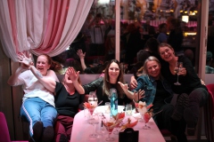 Wilde-Matilde-Variete-Show-Bar-Cafe-Deutsches-Restaurant-Fruehstuecks-Lokal-Nikolaiviertel-Berlin-38
