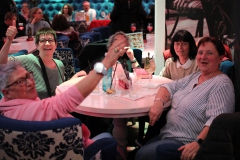 Wilde-Matilde-Variete-Show-Bar-Cafe-Deutsches-Restaurant-Fruehstuecks-Lokal-Nikolaiviertel-Berlin-46