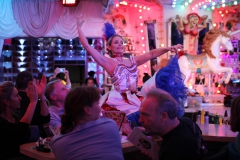 Wilde-Matilde-Variete-Show-Bar-Cafe-Deutsches-Restaurant-Fruehstuecks-Lokal-Nikolaiviertel-Berlin-50