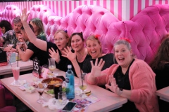 Wilde-Matilde-Variete-Show-Bar-Cafe-Deutsches-Restaurant-Fruehstuecks-Lokal-Nikolaiviertel-Berlin-8