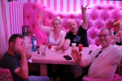 best-Dinner-Show-in-Berlin-Wilde-Matilde-Variete-Erlebnis-Deutsches-Restaurant-Cafe-und-Karussell-Bar-fuer-Gruppen-im-Nikolaiviertel-ist-die-beste-Idee-fuer-dein-Event