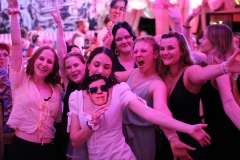 beste-Idee-Berlin-Variete-Wilde-Matilde-Varite-Show-Bar-und-Erlebnisrestaurant-und-Deutscher-Kueche-Nikolaiviertel-2026