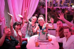 beste-Idee-in-Berlin-fuer-Gruppen-Abendessen-Wilde-Matilde-Variete-Erlebnis-Deutsches-Restaurant-Cafe-und-Karussell-Bar-im-Nikolaiviertel-ist-die-beste-Idee-fuer-dein-Event
