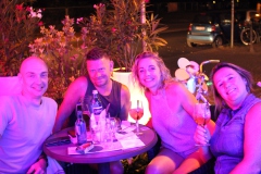 bestes-Erlebnis-in-Berlin-Nikolaiviertel-Variete-Show-Bar-Cafe-Deutsches-Restaurant-auch-fuer-Gruppen-Wilde-Matilde-mit-Authentischer-Berliner-Kueche