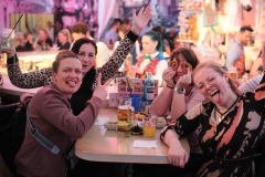 Wilde-Matilde-Deutsches-Restaurant-Variete-show-in-berlin-Nikolaiviertel-3