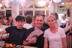 beste-Idee-in-Berlin-fuer-Gruppen-Abendessen-Wilde-Matilde-Variete-Erlebnis-Deutsches-Restaurant-Cafe-und-Karussell-Bar-im-Nikolaiviertel-ist-die-beste-Idee-fuer-dein-Event-2