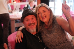 best-Dinner-Show-in-Berlin-Wilde-Matilde-Variete-Erlebnis-Deutsches-Restaurant-Cafe-und-Karussell-Bar-fuer-Gruppen-im-Nikolaiviertel-ist-die-beste-Idee-fuer-dein-Event