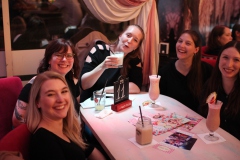 beste-jga-Idee-wilde-Matilde-Show-und-Party-Bar-und-Dinner-Show-Restaurant-Berlin-nikolaiviertel-Alexanderplatz-2026