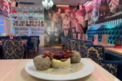 Bestes-Deutsches-Restaurant-Cafe-und-Variete-Bar-Berlin-Nikolaiviertel-10.-Februar-2026-1