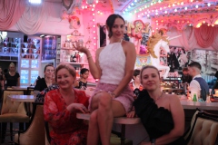 angesagte-Eventlocation-in-Berlin-feiern-Wilde-Matilde-Variete-Erlebnis-Deutsches-Restaurant-Cafe-und-Karussell-Bar-fuer-Gruppen-im-Nikolaiviertel-ist-die-beste-Idee-fuer-dein-Event