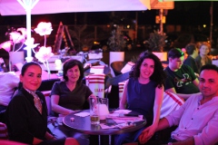 ein-muss-fuer-deinen-Maedelsabend-in-Berlin-Wilde-Matilde-Karussell-Bar-Hot-Spot-Cafe-Deutsches-Restaurant-und-Variete-Show-im-historischen-Nikolaiviertel-2
