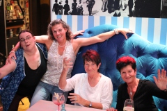 bestes-Erlebnis-fuer-Paare-in-Berlin-Nikolaiviertel-Variete-Show-Bar-Cafe-Deutsches-Restaurant-auch-fuer-Gruppen-Wilde-Matilde-mit-Authentischer-Berliner-Kueche