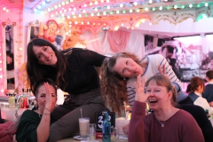 Wilde-Matilde-Deutsches-Restaurant-Variete-show-in-berlin-Nikolaiviertel-15