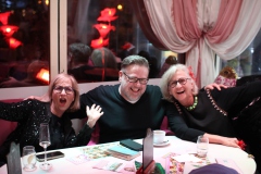 Wilde-Matilde-Deutsches-Restaurant-Variete-show-in-berlin-Nikolaiviertel-39