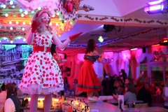 Wilde-Matilde-Karussell-Bar-Variete-Cafe-Deutsches-Restaurant-Berlin-Nikolaiviertel-33