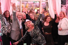 Wilde-Matilde-Karussell-Bar-Variete-Cafe-Deutsches-Restaurant-Berlin-Nikolaiviertel-37