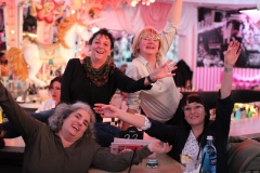 Wilde-Matilde-Karussell-Bar-Variete-Cafe-Deutsches-Restaurant-Berlin-Nikolaiviertel-40