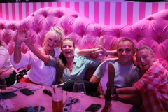 best-Entertainment-in-Berlin-Wilde-Matilde-Variete-Erlebnis-Deutsches-Restaurant-Cafe-und-Karussell-Bar-fuer-Gruppen-im-Nikolaiviertel-ist-die-beste-Idee-fuer-dein-Event