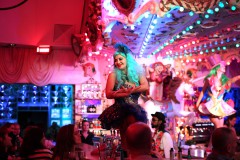 beste-Idee-Berlin-Variete-Wilde-Matilde-Varite-Show-Bar-und-Erlebnisrestaurant-mit-Berlin-Tapas-Nikolaiviertel-2026
