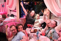 beste-Idee-Berlin-Variete-Wilde-Matilde-Varite-Show-Bar-und-Erlebnisrestaurant-Nikolaiviertel-2026