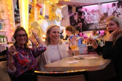 Dein-RestaurantTip-in-Berlin-in-der-angesagtesten-KarussellBar-mit-Show-Party-Berliner-Restaurant-Cafe-und-Variete-Bar-Berlin-Nikolaiviertel-wilde-matilde-2026