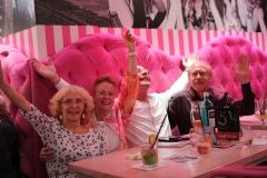 best-Dinner-Show-in-Berlin-Wilde-Matilde-Variete-Erlebnis-Deutsches-Restaurant-Cafe-und-Karussell-Bar-fuer-Gruppen-im-Nikolaiviertel-ist-die-beste-Idee-fuer-dein-Event