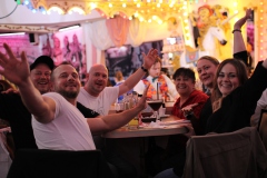 bestes-Erlebnis-fuer-Deinen-Geburtstag-in-Berlin-Nikolaiviertel-Variete-Show-Bar-Cafe-Deutsches-Restaurant-auch-fuer-Gruppen-Wilde-Matilde-mit-Authentischer-Berliner-Kueche