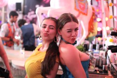 Wilde-Matilde-Bar-Deutsches-Restaurant-Cafe-und-Variete-im-historischen-Nikolaiviertel-Berlin-2025-5