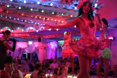 Beste-Variete-Show-Bar-und-Entertainment-Berlin-Wilde-Matilde-Dinner-and-Dance-Nikolaiviertel-Feb.-2026