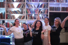angesagte-Veranstaltung-Berlin-feiern-Wilde-Matilde-Variete-Erlebnis-Deutsches-Restaurant-Cafe-und-Karussell-Bar-fuer-Gruppen-im-Nikolaiviertel-ist-die-beste-Idee-fuer-dein-Event