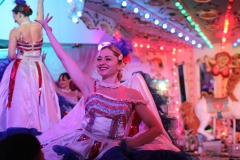 angesagtes-authentische-Berliner-Abendprogramm-Dinner-and-Show-mit-feinster-berliner-Kueche-im-Nikolaiviertel-mit-Cafe-Variete-Karrusell-Bar-Wilde-Matilde