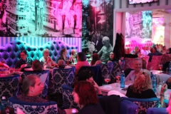 authentische-Berliner-Restaurant-und-beste-Deutsche-Kueche-im-Nikolaiviertel-mit-Cafe-Variete-Karrusell-Bar-Wilde-Matilde