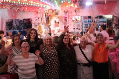 best-Entertainment-in-Berlin-Wilde-Matilde-Variete-Erlebnis-Deutsches-Restaurant-Cafe-und-Karussell-Bar-fuer-Gruppen-im-Nikolaiviertel-ist-die-beste-Idee-fuer-dein-Event