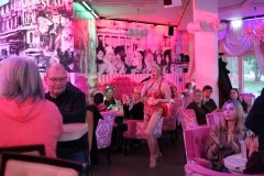 28-Bestes-Deutsches-Restaurant-Cafe-und-Variete-Bar-Berlin-Nikolaiviertel-2026-