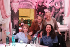 35-Bestes-Deutsches-Restaurant-Cafe-und-Variete-Bar-Berlin-Nikolaiviertel-2026-