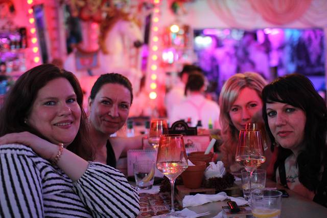 Are you looking for the perfect gift idea? Give away a shared experience with the gift vouchers from Wilde Matilde 4 Fotos Wilde Matilde Party Bar Berlin Eventlocation Berlin 25.03.2022 und 26.03.2022 0