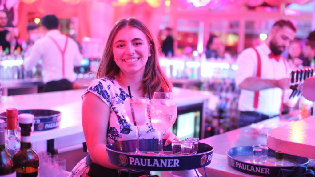 Service staff, waitresses, restaurant staff, cafe and gastro jobs in Berlin 8 student job berlin