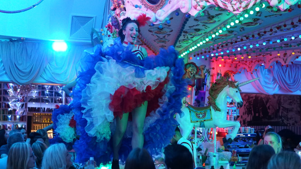 Variety show directly in Berlin 10 0 5