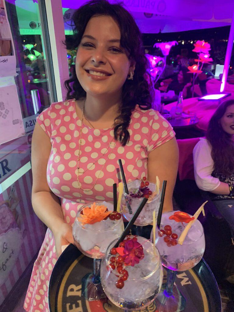 Waitresses wanted for our event restaurant 6 IMG 7882