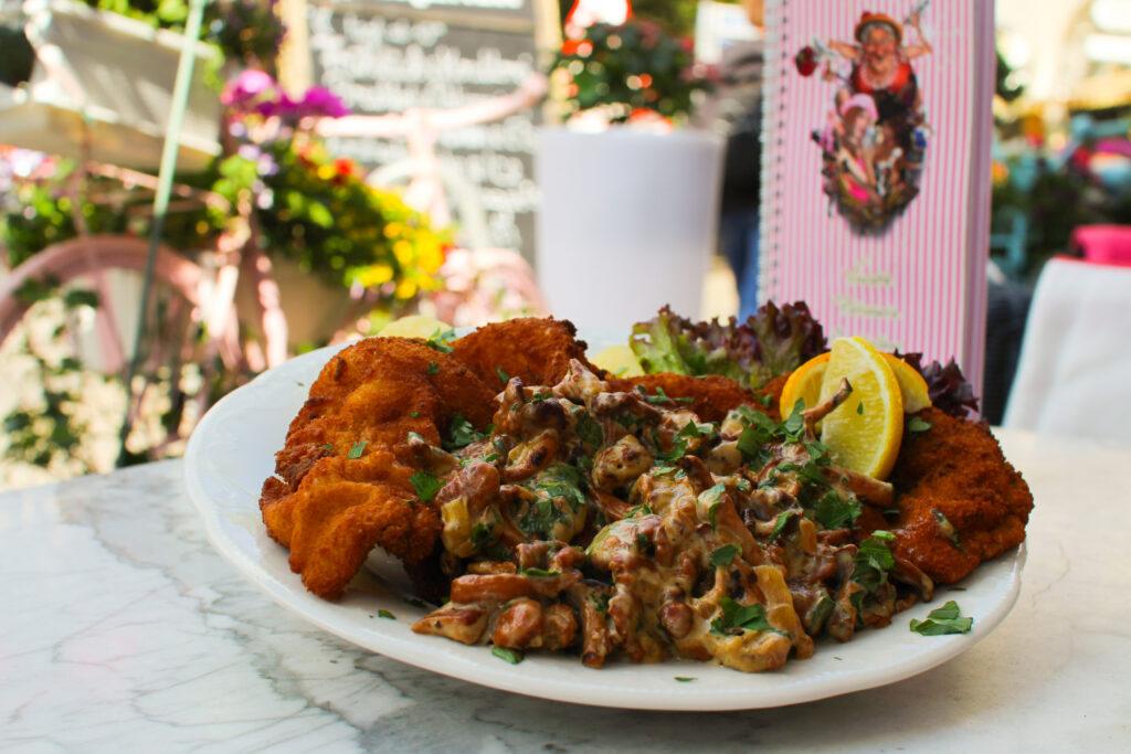 wohin in berlin, wohin Freitag in berlin, party machen berlin, party Freitag in berlin, party feiern berlin, wo gibts die beste Party in Berlin, was geht in berlin, was geht ab in berlin, schön weggehen in berlin, Abendprogramm berlin, was darf man nicht verpassen in berlin, tanzen gehen in berlin, beste idee für Abends in berlin, beste cocktailbar berlin, wo gibt es die besten cocktails in berlin, Ausgehen in berlin, beste Unterhaltung in berlin, Was sollte man in berlin machen, was muss ich in berlin erleben, Veranstaltungen berlin, Veranstaltungen am WE in berlin, Veranstaltungen am Wochenende in berlin, Veranstaltungen am Freitag in berlin, Tickets Berlin, Party bar berlin, beste bar berlin, bar in meiner nähe, coolste bar berlin, angesagteste Bar berlin, Tanzen in berlin, bar mit Livemusik berlin, bar am Alexanderplatz, Weinachtsfeier Berlin, Weinachtsfeier idee Berlin, Weinachtsfeier Location Berlin, Beste Eventlocation Berlin, Eventlocation zéntral berlin, Firmenfeier Location berlin, firmenfeier idee, firmenpakete, Betriebsfeier , Teamevent Berlin, Teamevent idee berlin, teambuilding berlin, teambuilding idee berlin, Geburtstag feiern berlin, Geburtstag idee berlin, Geburtstags bar, Geburtstags Geschenk idee, Geburtstags party idee, Geburtstags Partybar berlin, Tanz bar berlin, aussergewöhnliche bar, top bars berlin, top ten bars berlin, burlesque bar berlin, show bar berlin, Junggesellenabschied berlin, Junggesellenabschied idee berlin, JGA Party berlin, jga Pakete berlin, beste Idee für Junggesellenabschied in berlin, Junggesellenabschied party idee berlin, Mädelsabend idee berlin, beste idee für Mädelsabend berlin, Hochzeitstag feiern ín berlin, Hochzeitstag idee berlin Party in Berlin Wilde Matilde Berlin, WildeMatildeberlin, Wildematilde, Carusel Bar, Karussellbar, Karussell Bar, Restaurant, Bar, Eventlocation berlin, Frühstück, Brunch, Lunch Berlin, Café, Kaffee und Kuchen, Torte, Eis, Eiscafe, Mädelsabend, Weihnachtsfeier, Teamevent, Geburtstag, Firmenfeier, JGA, Variete, Terrasse, Biergarten, Cocktailbar, Patisserie, Konditorei, Junggesellenabschied Pakete, Geburtstag Paket, JGA Pakete, Firmenfeier, Firmen Paket, Geburtstags Frühstück, Event, Teamevents, Nikolaiviertel, DDR Essen, original berliner Currywurst, Mittag essen, DDR Mittag, Gin Menü, Gin Tasting, Cocktailkurs, Showgirls Berlin, Deutsche Küche, BestBarBerlin, Eventlocation, Kick Off Berlin, Brunch, Variete, BerlinBrunch, teamabend. Frühstücks Cafe, Geschenkidee, Wertgutschein, Gutscheine, Weihnachtsfeier, Firmenfeier, Tickets Berlin, Gutschein, Gutscheine in Berlin, Erlebnisse in Berlin, Restaurants für Gruppen Bars für Gruppen, Weihnachtsgutscheine, Incentivs, B2B, Gruppenevents, Erlebnisgutschein, Tickets, Geschenkgutschein, Geschenkidee, Geburtstagsgutschein, Glitzercappuccino, Bars, Breakfast, Original Berliner Currywurst, AfternoonTea , Torten, Ginbar, Gin Bar mieten, Cocktailbar mieten, Barkeeper mieten, Gutschein, Gutscheine in Berlin, Erlebnisse in Berlin, Weihnachtsgutscheine, JGA Angebote, Erlebnisgutschein, Tickets, Geschenkgutschein, Geschenkidee, Geburtstagsgutschein, Gutschein für Cocktailkurs, Cocktailkursgutschein, Cocktailworkshop-Gutschein, Cocktailgutschein, Backkurs-Gutschein, Kochkurs-Gutschein, Gutschein für Variete in Berlin, Show-Gutschein, Gutschein für einen Showabend, Gutschein für Showdinner, Burlesque Tanzkurs Gutschein, Burlesquekurs- Gutschein, Pralinenkurs- Gutschein, Gutschein für einen Brunch, Brunch-Gutschein, Gutschein für ein Gin Tasting in Berlin, Gin Tasting- Gutschein, Afternoon tea Gutschein, Frühstücks Gutschein, Gutschein für ein candle light dinner berlin, Tickets für Variete Show in Berlin, Macaronkurs, Wilde Matilde Berlin Erlebnis- Restaurant im Nikolaiviertel, verrückteste Bar in Berlin, Eventlocation in Berlin, Party feiern in Berlin, feiern Berlin, Junggesellenabschied idee in berlin, beste Bar Berlin, Wohin heute in Berlin, Beste Bars Berlin, Was geht ab in Berlin, Frühstück in Berlin, Beste Frühstück s Restaurants berlin City, Beste Bars Berlin, Freitag abend Party Berlin, Samstag feiern in Berlin, Kaffee und Kuchen essen berlin, Cafe berlin, Brunch berlin, Veranstaltungen in Berlin, Top ten Bar s Berlin, Party Idee Berlin, Lunch berlin deutsche Küche Berlin, Essen gehen in Berlin, Eis essen Berlin, Business Lunch Berlin, Business Frühstück berlin, Beste Location Berlin, Abendbrot essen in Berlin, Kaffeehaus Berlin, Bar mit Sommerterrasse Berlin Nikolaiviertel, Restaurant mit Biergarten Berlin Nikolaiviertel, christmas party, team event, birthday, Event location Berlin, company party, bachelor party, company party, team building, wedding day, Having lunch, coffee and cake, breakfast berlin city, Dinner in Berlin