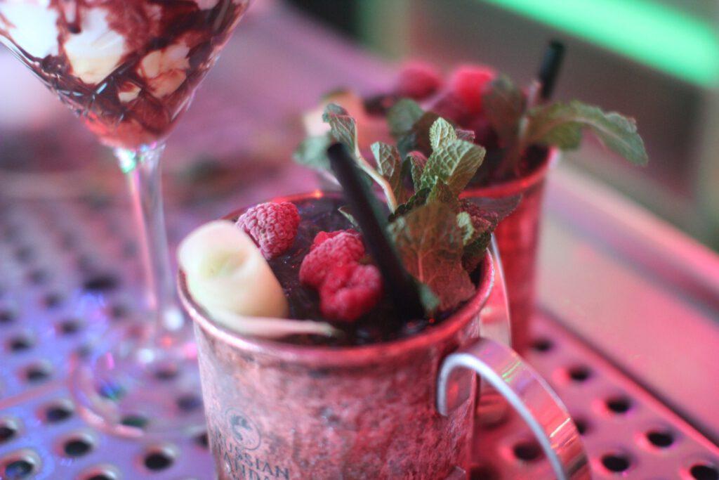 Cocktail-, und Gin- Workshops mit den buntesten Cocktails in Berlin 1 334220844 928690464984564 6565613303763347026 n