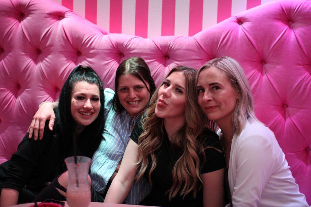 Girls' Night Out in Berlin downtown 5 488938301 1212234230828502 3464646723030406617 n