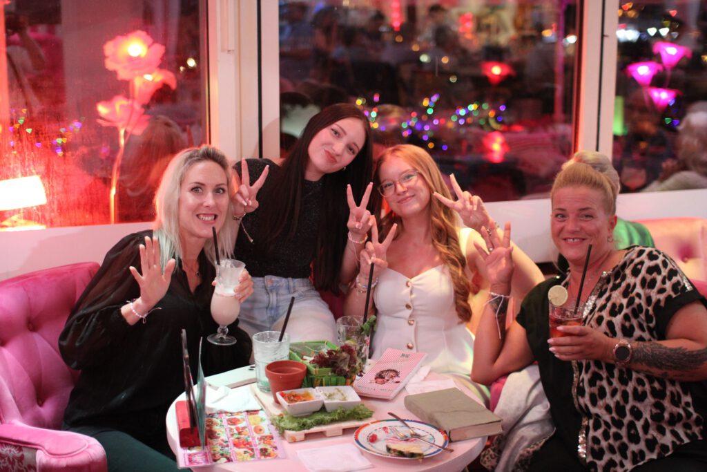 Mädelsabend in Berlin Mitte feiern 6 547840546 1347570143961576 8924346094606591953 n