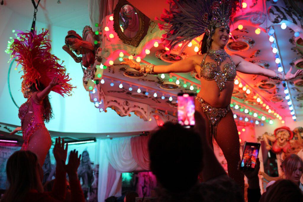 Varietéshow im Nikolaiviertel! 9 Varietéshow in Berlin Mitte feiern