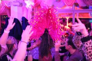 Wilde-Matilde-Deutsches-Restaurant-Variete-show-in-berlin-Nikolaiviertel